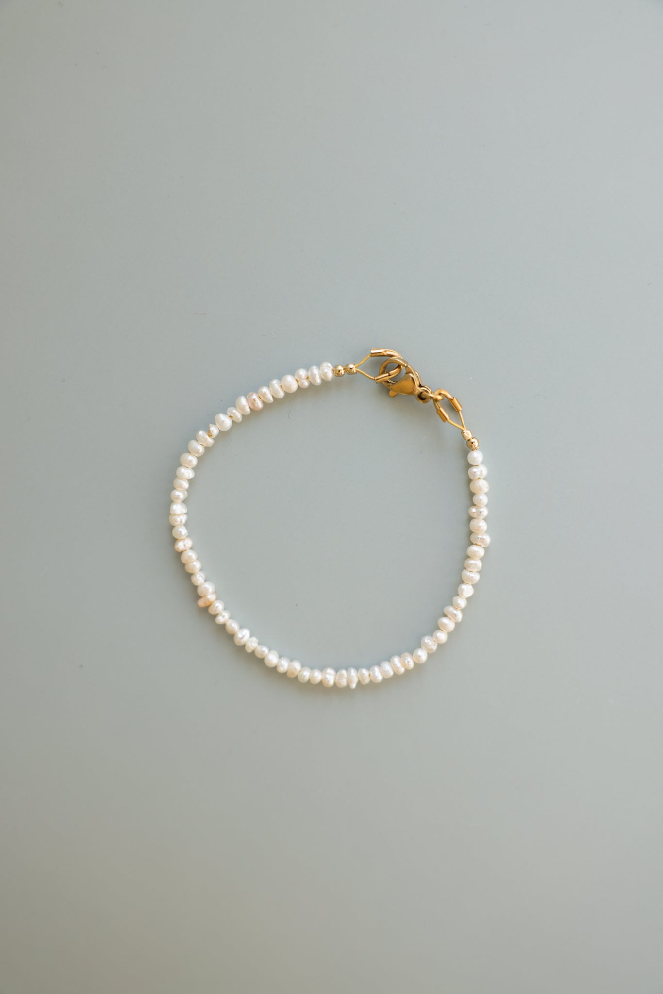 Button Pearl Bracelet
