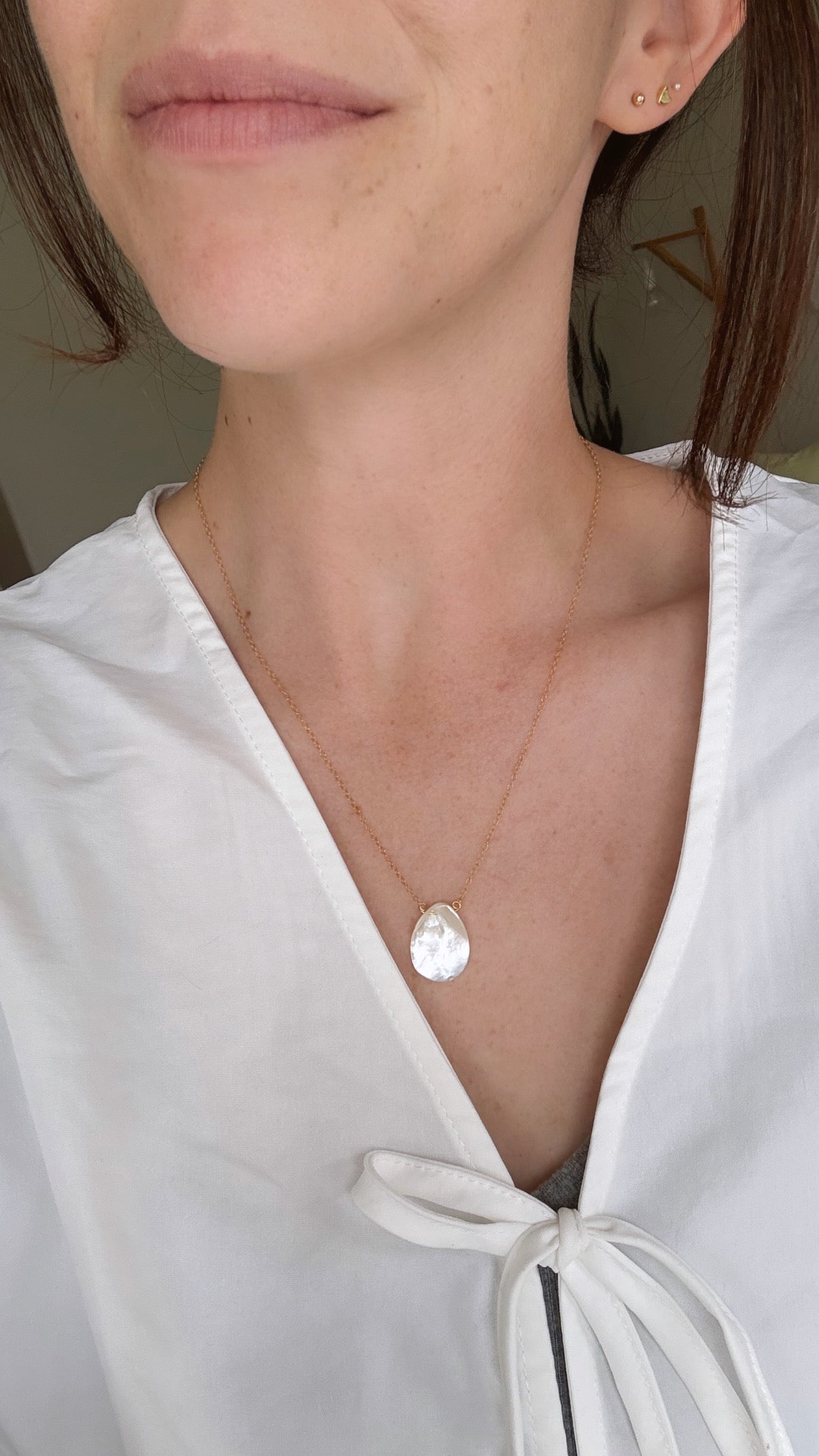 Gold Chain + Pearl Shell Droplet